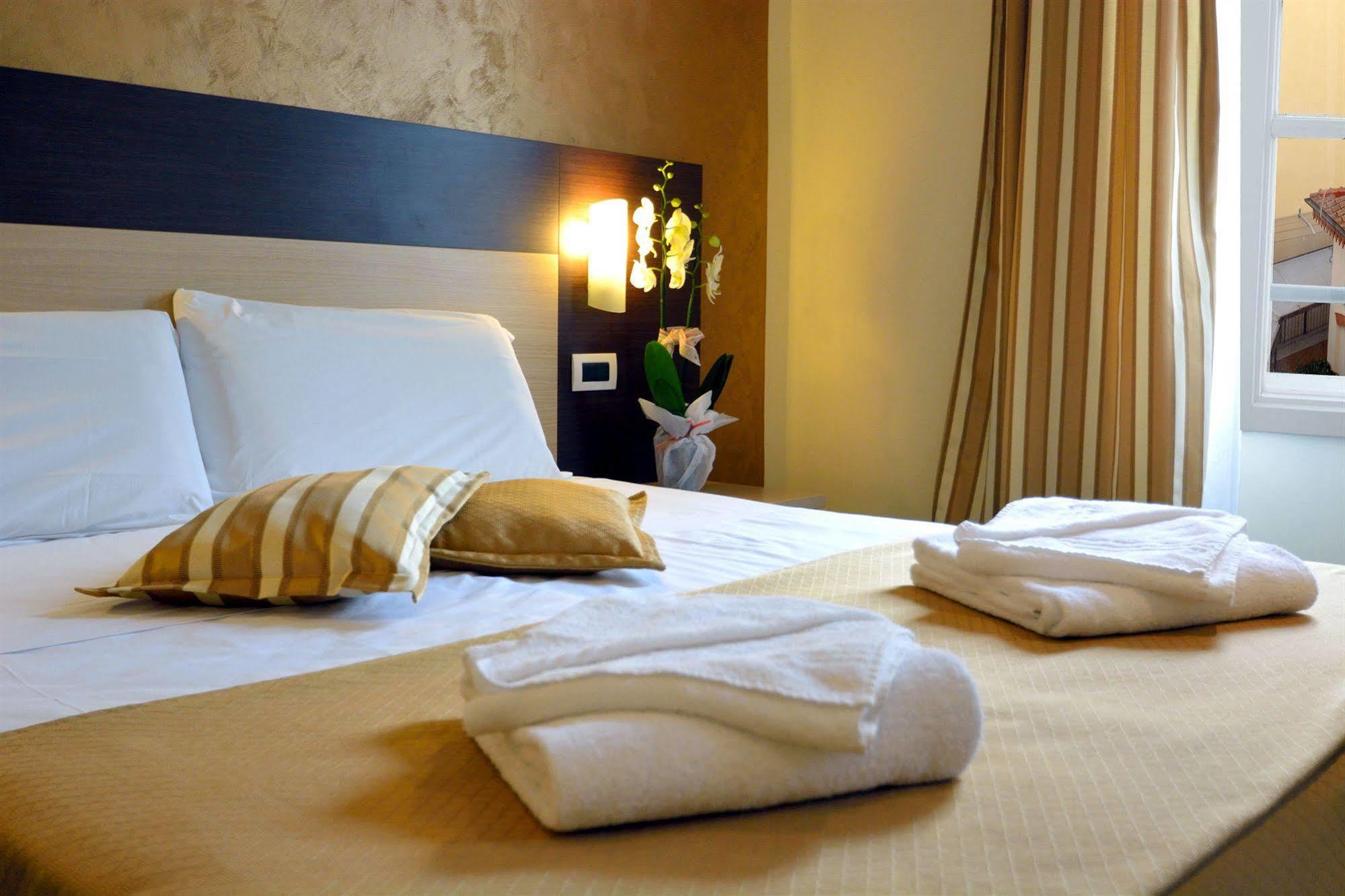 フィレンツェ B＆B マルボ フローレンス Bed & Breakfast エクステリア 写真