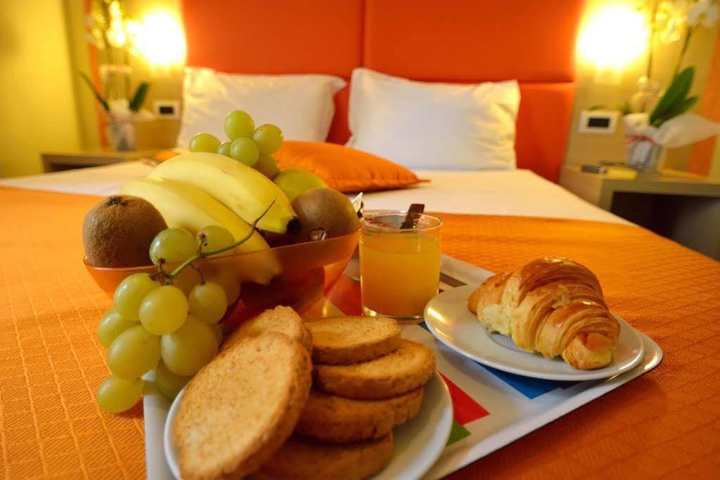 フィレンツェ B＆B マルボ フローレンス Bed & Breakfast エクステリア 写真